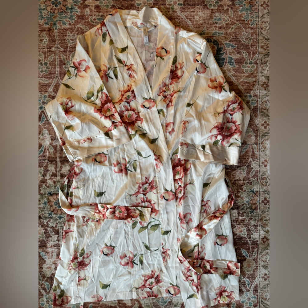 Women’s Silk Floral Robe Size M/L